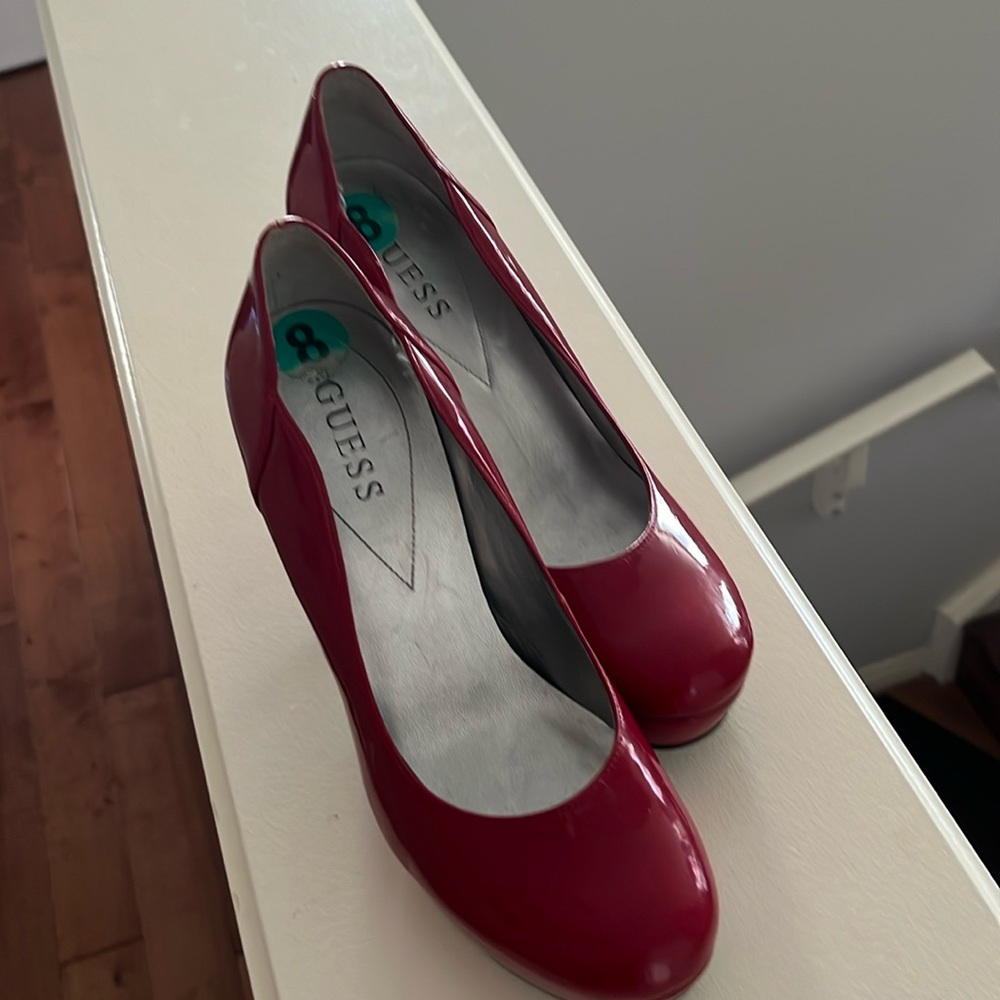 Lipstick red shoes for days that you need to stay seated at the office